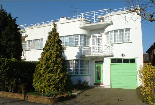 02 Lytton Close